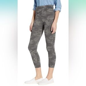 Spanx Cropped Look At Me Now Seamless Leggings Size Medium Brand New With Tags